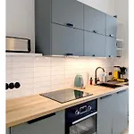 2 Zi Whg Zentral, Altbau, Renoviert 4p Daire Hannover