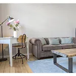 2 Zi Whg Zentral, Altbau, Renoviert 4p Apartman *