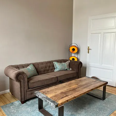 2 Zi Whg Zentral, Altbau, Renoviert 4p - Buchbar Bis 08-25 Apartament *
