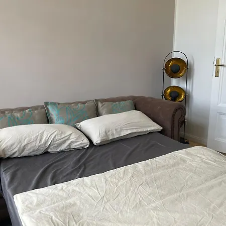 2 Zi Whg Zentral, Altbau, Renoviert 4p - Buchbar Bis 08-25 * 하노버