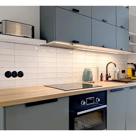 2 Zi Whg Zentral, Altbau, Renoviert 4p ハノーファー