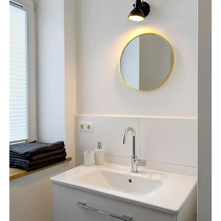 2 Zi Whg Zentral, Altbau, Renoviert 4p - Buchbar Bis 08-25 * 하노버