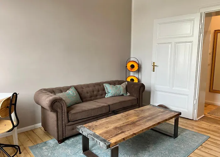 2 Zi Whg Zentral, Altbau, Renoviert 4p شقة *