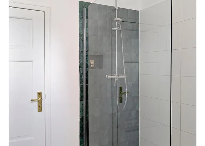 2 Zi Whg Zentral, Altbau, Renoviert 4p