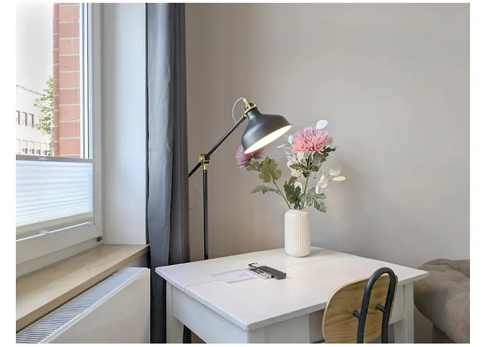 Apartment 2 Zi Whg Zentral, Altbau, Renoviert 4p