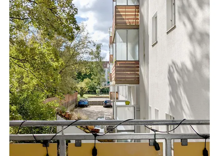 2 Zi Whg Zentral, Altbau, Renoviert 4p Apartamento *