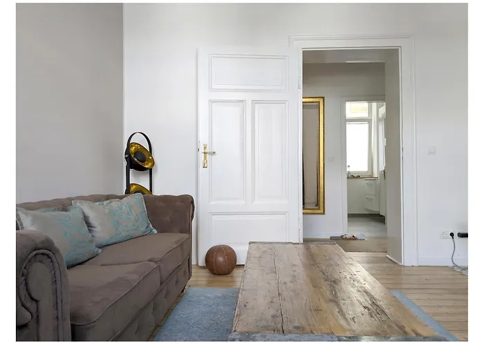 2 Zi Whg Zentral, Altbau, Renoviert 4p