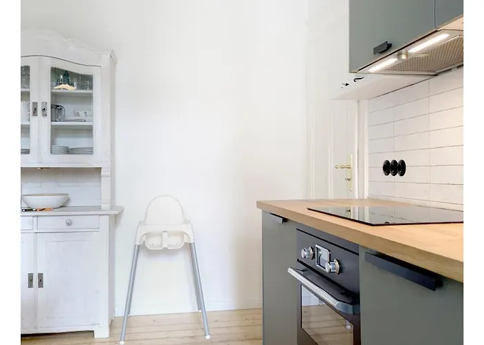 2 Zi Whg Zentral, Altbau, Renoviert 4p