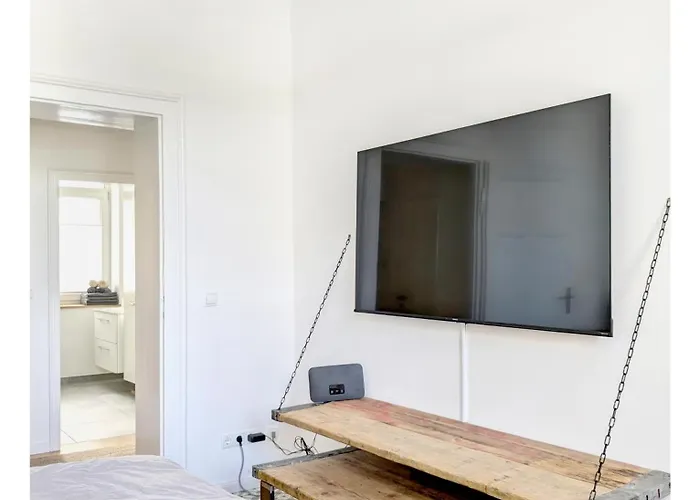 2 Zi Whg Zentral, Altbau, Renoviert 4p *