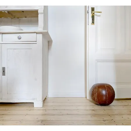 Apartment 2 Zi Whg Zentral, Altbau, Renoviert 4p - Buchbar Bis 08-25