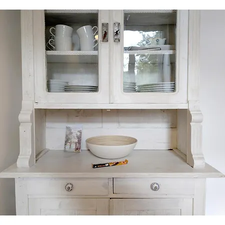 Apartment 2 Zi Whg Zentral, Altbau, Renoviert 4p - Buchbar Bis 08-25 *