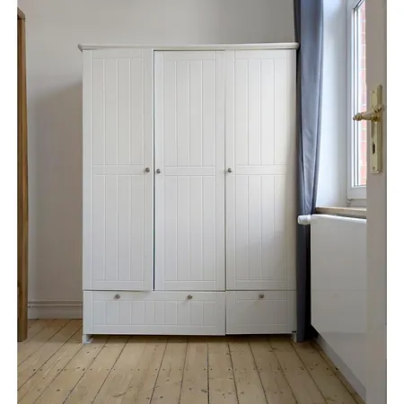 Apartment 2 Zi Whg Zentral, Altbau, Renoviert 4p - Buchbar Bis 08-25